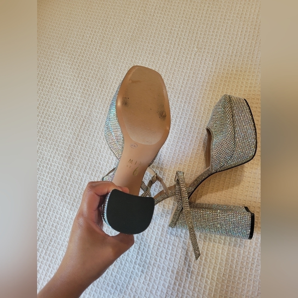 Elegant Glitter Block Heel Sandals - Picture 6 of 11